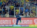 Williamson suffers nasty knee injury in IPL opener