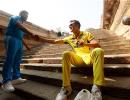 Aussies unleash plan to hush roaring Indian crowd