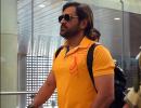 Dhoni's Stylish Entry In Lucknow