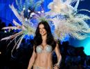 PIX: 10 oomphalicious models to wear the Fantasy Bra