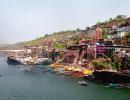 Pix: A temple on the banks of Narmada