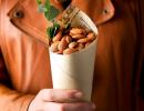 Why diabetics should eat more almonds