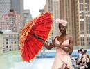 PIX: Stylish Umbrellas on the ramp!