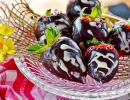 Recipe: Chocolate-Dipped Strawberries