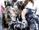 A Sweet Foamy Kiss On Raisin Weekend