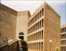 Day Zero: B'lore, Calcutta break ranks with IIM-A