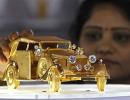 Govt cuts tariff on imported gold for 2nd straight day