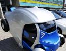 Armadillo-T: A car that folds in half for easy parking