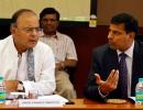 RBI shifts inflation goalpost to Jan 2016