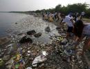 IIT-Kharagpur students turn garbage collectors!