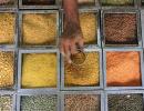 High food prices pose challenge to India's inflation target