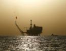 Oil prices dip as Iraq raises exports