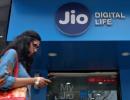 Jio continues to add maximum subscribers