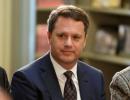 Walmart CEO Doug McMillon in India to take on Amazon