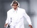 Vote for Amitabh Bachchan's best look!