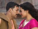 Akshay, Sonakshi start shooting for Thupakki remake