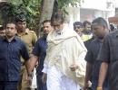 PIX: Amitabh, Shatrughan bid goodbye to Pransaab