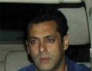 PIX: Salman Khan attends Baba Siddique's Iftar party