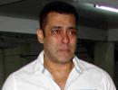 Tearful Salman Khan at Rajjat Barjatya's paryer meet