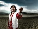 Watch: Kailash Kher sings for India!