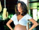 Lisa Haydon shows off her baby bump