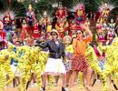 Bollywood background dancers look for help to survive