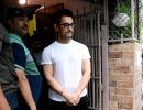 Aamir Braves Mumbai's Rain