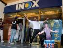 SRK Fans Pack Cinema in Kashmir