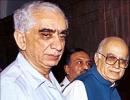 Expelled BJP leader Jaswant Singh meets Advani