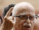 Advani quits as oppn leader, Sushma takes over