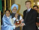 Bill Gates receives Indira Gandhi Peace Prize