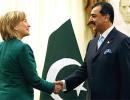 Clinton calls on India, Pak to resolve differences