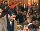 Ahmedinejad greets Indian-led peace caravan