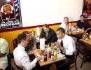 Pic: Former Cold War foes catch a burger break