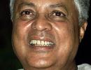 Ex-Fijian PM Mahendra Chaudhry out on bail