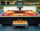 Obamania hits Delhi, but all's quiet at Rajghat 