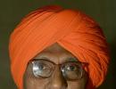 Digvijay's actions contrary to Sonia's reply to Anna: Agnivesh