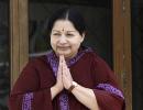 Jaya warms up to Mamata after cold shoulder to Left