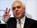 Is Team Anna serious about Lokpal bill, asks Sibal