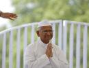 Hazare does a U-turn, back in anti-Congress mode