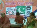 At Jantar Mantar, Sarabjit's sister and daughters sit with hope