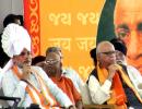 Modi meets Advani, BJP says 'no differences' over tickets