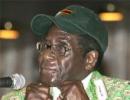 Mugabe 'fighting for life' in Singapore hospital