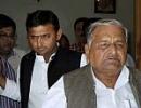 SC orders CBI to continue probe against Mulayam, Akhilesh