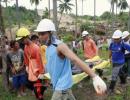 Aftershocks mar rescue ops in quake-hit Philippines