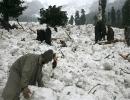 Avalanches wreak havoc in Kashmir 