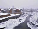 In PHOTOS: Kashmir battles with power crisis, extreme cold