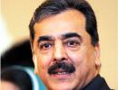 Pak media warns Gilani: 'This is your LAST lifeline'