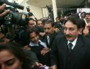 Pakistani chief justice turns the tables on Zardari govt