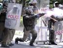 Pro-Telangana students, police clash at Osmania University